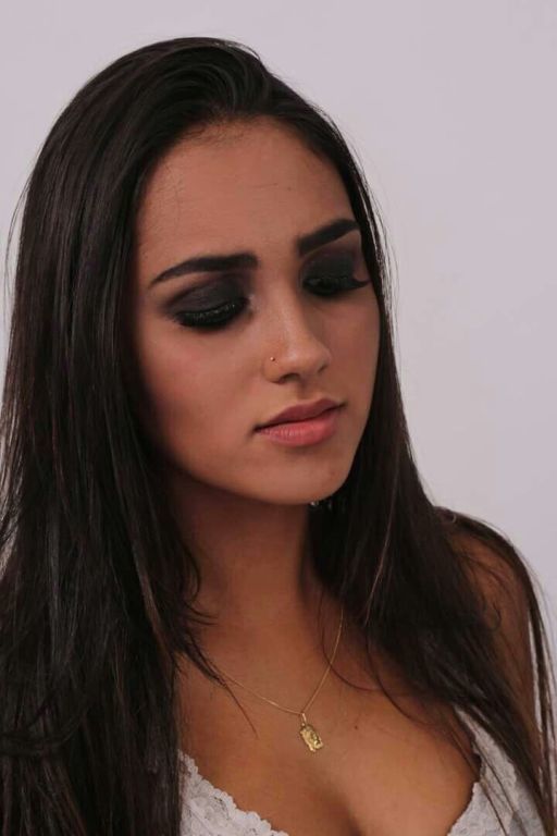 maquiagem maquiador(a) designer de sobrancelhas