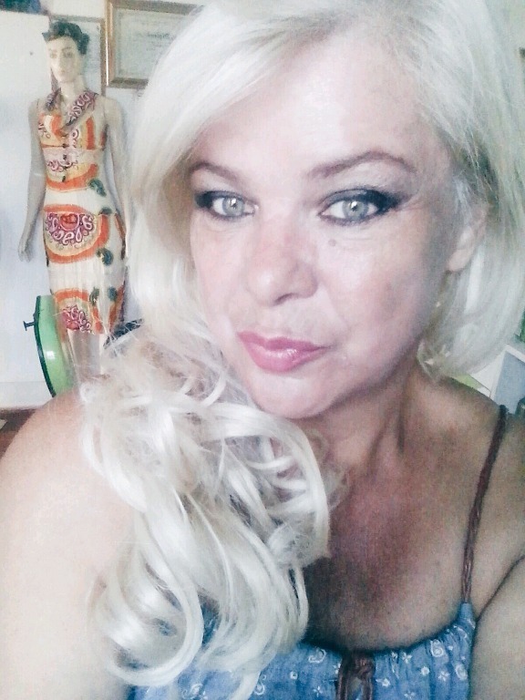 Cabelos platinados modelo silvana cabelo cabeleireiro(a) aromaterapeuta esteticista outros