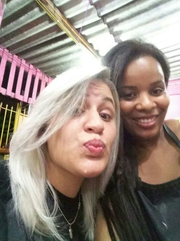 Mais uma cliente sastisfeita com seu platinado. . cabeleireiro(a)