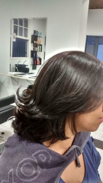 Alisamento térmico, coloração, corte e escova cabelo cabeleireiro(a) maquiador(a) maquiador(a) cabeleireiro(a)