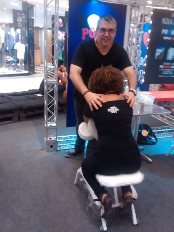 Quick Massage no Point Rock in Rio no Shopping Nova América massoterapeuta