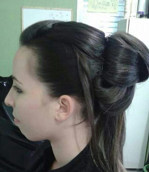 Cabelo cabelo cabeleireiro(a) cabeleireiro(a) maquiador(a)