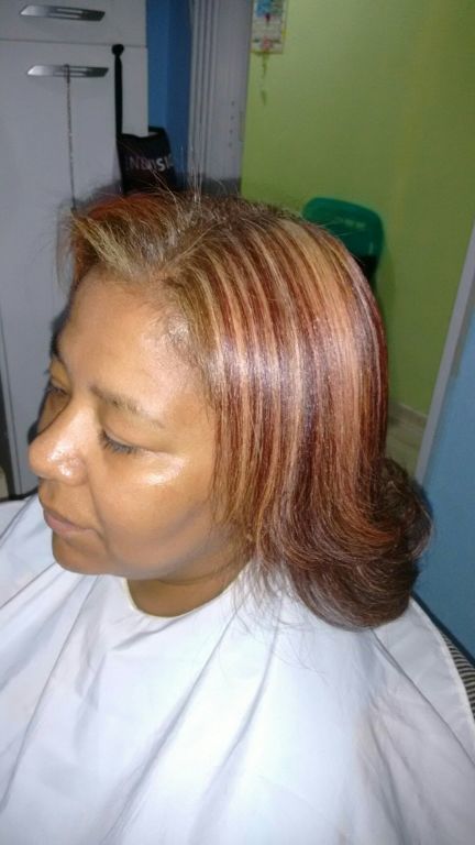 Mechas dois tons vermelho 5,66 e loiro unha cabeleireiro(a)