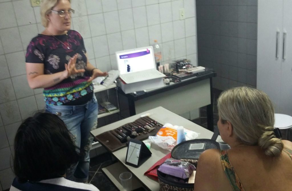 Nosso primeiro curso de maquiagem . estética fisioterapeuta