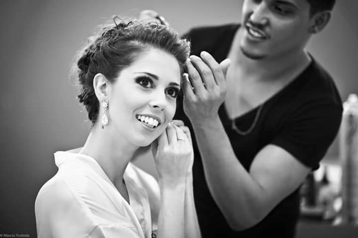 cabeleireiro(a) maquiador(a) designer de sobrancelhas stylist / visagista