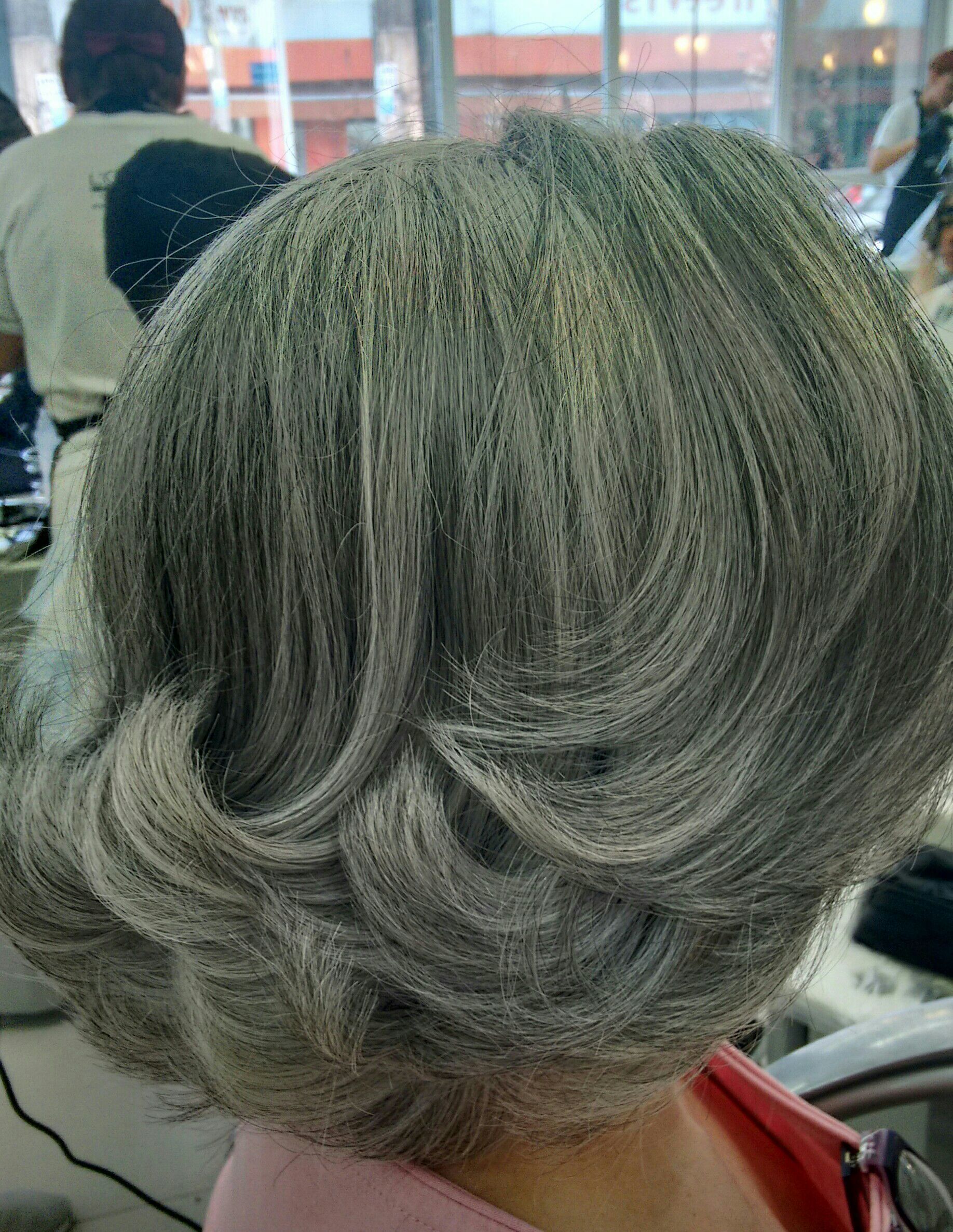 Corte e escova cabeleireiro(a)