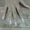 Uma das minhas unhas artificiais.