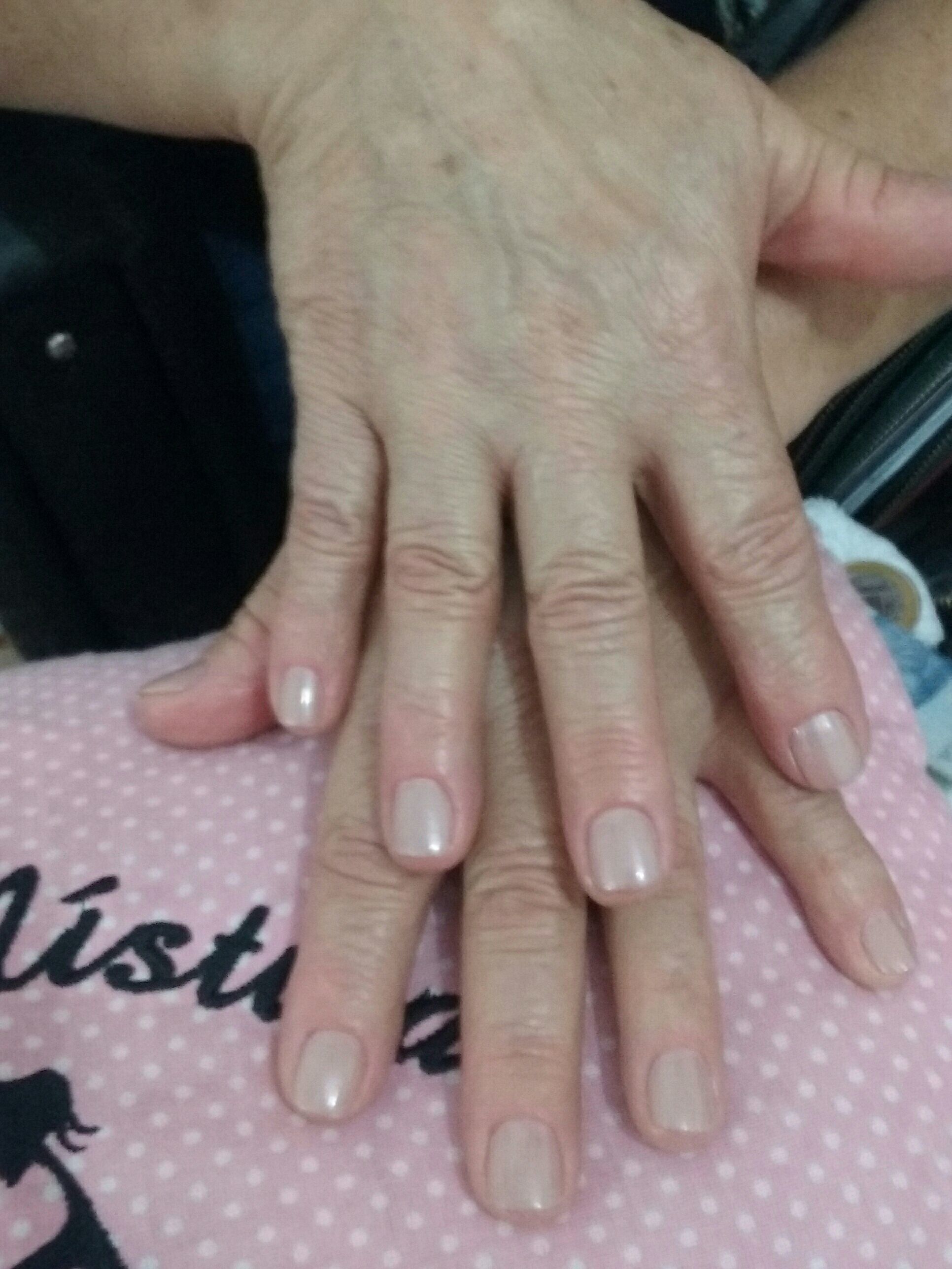 unha estudante (manicure)