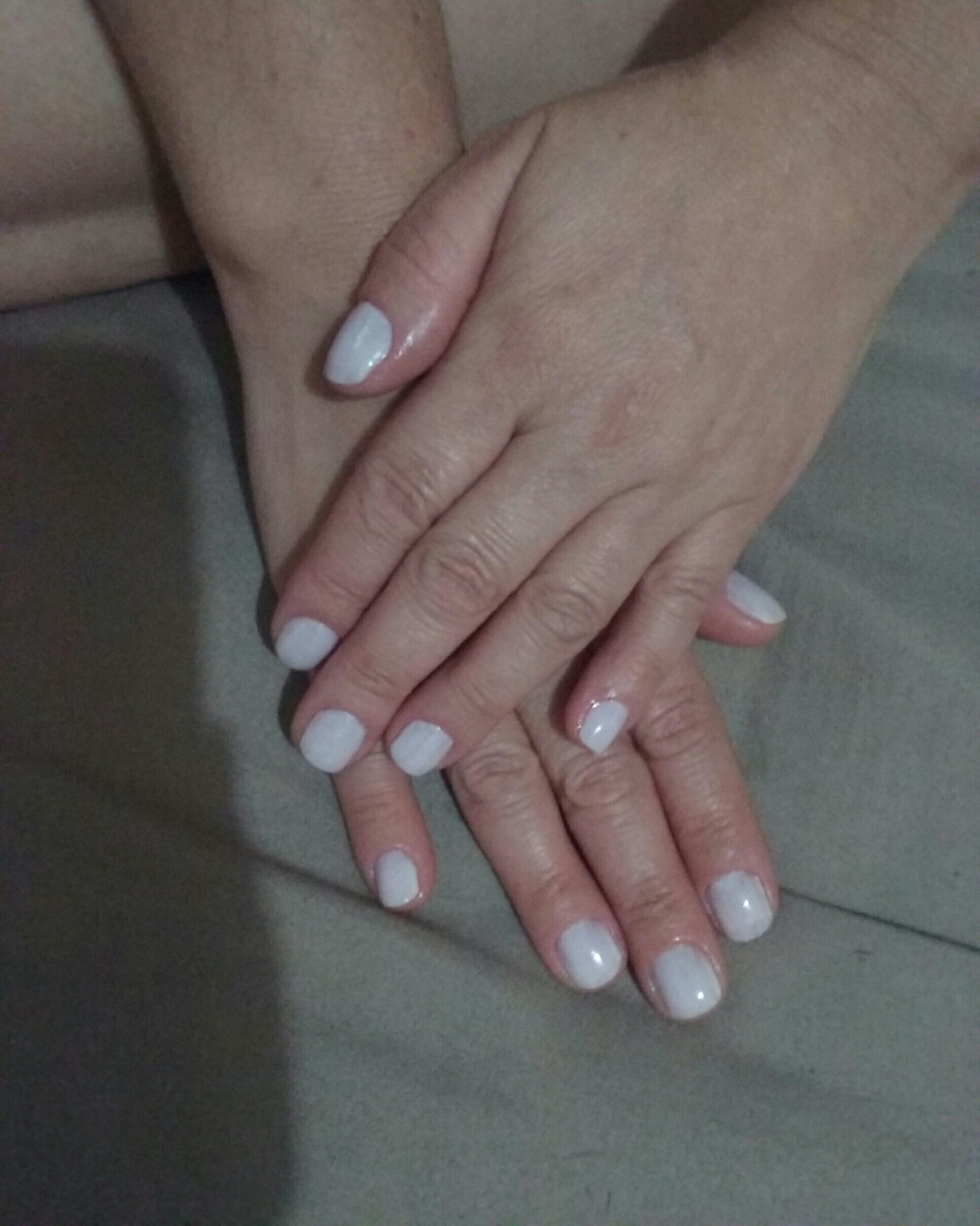 unha estudante (manicure)