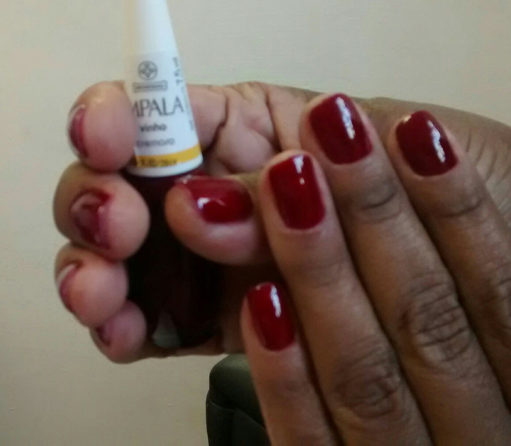 Cuticulagem e esmalte vinho da impala unha 
