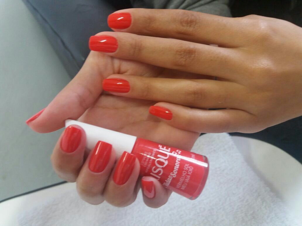 Culiculagem funda e esmalte risque unha 