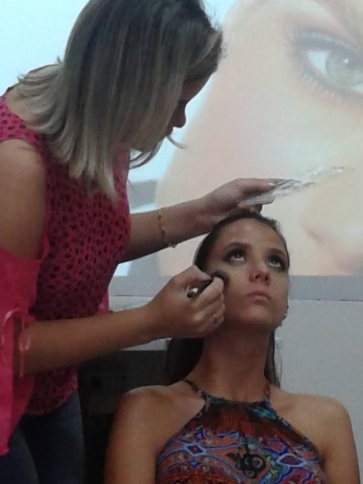 Workshop de maquiagem #marykay maquiagem docente / professor(a) dermopigmentador(a) cabeleireiro(a) cosmetólogo(a) maquiador(a) designer de sobrancelhas stylist / visagista empresário(a)