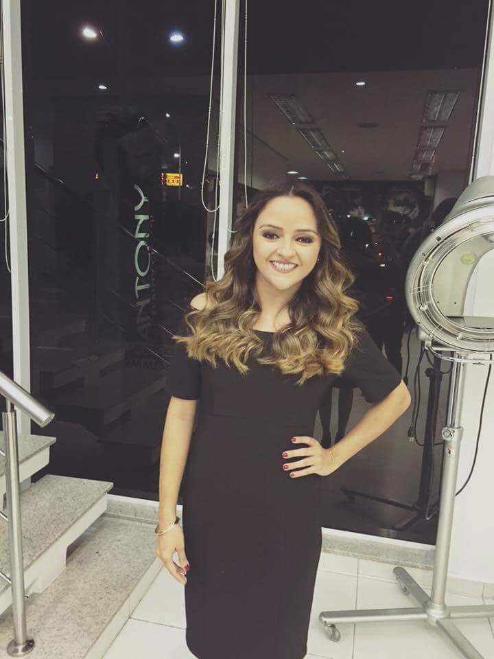 cabelo cabeleireiro(a) maquiador(a) designer de sobrancelhas stylist / visagista