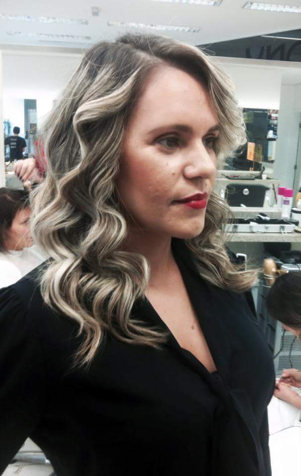 cabelo cabeleireiro(a) maquiador(a) designer de sobrancelhas stylist / visagista