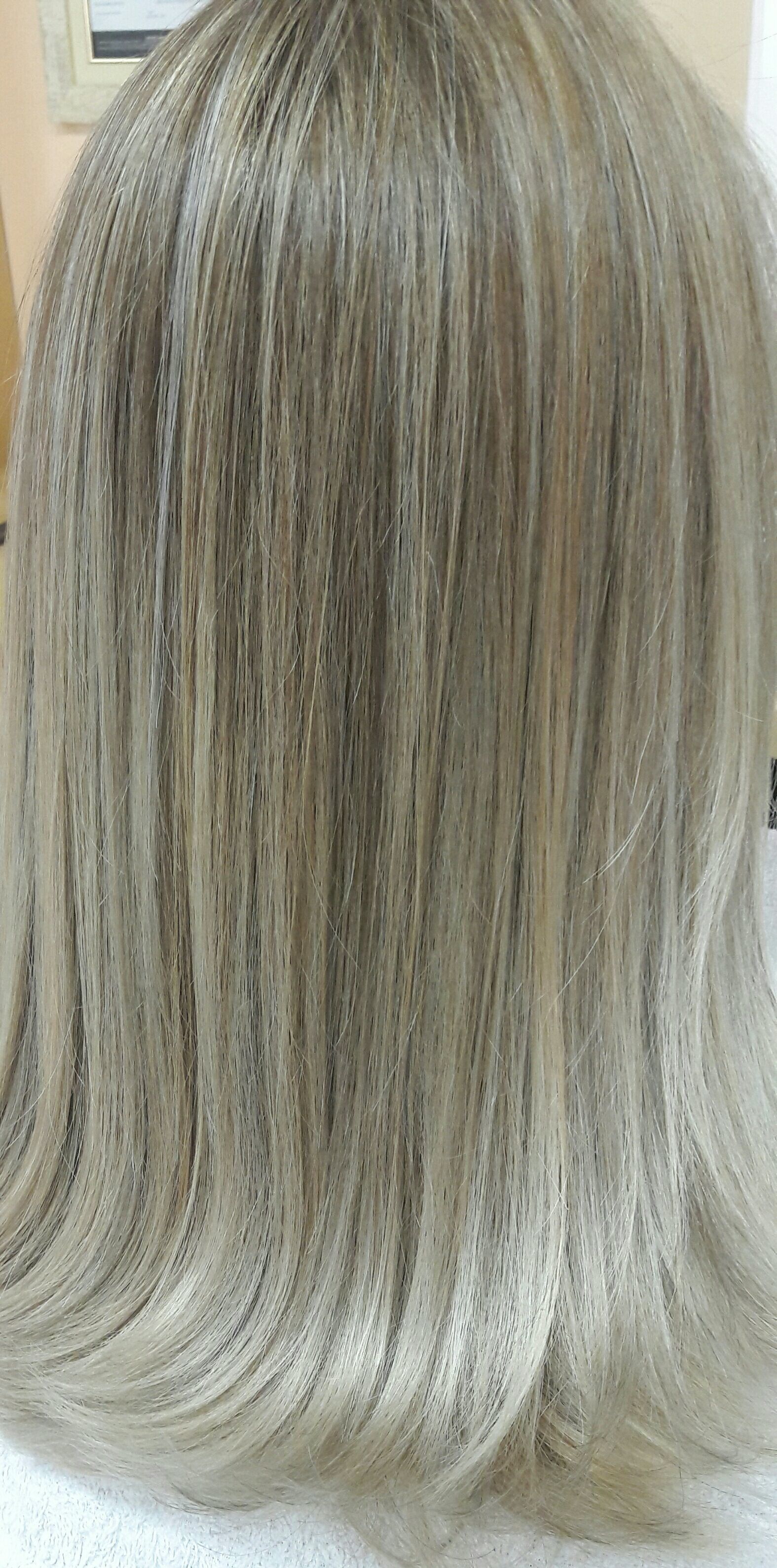 Luzes platinadas cabelo cabeleireiro(a) esteticista
