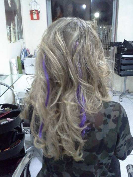 Cabelo para Festa Halloween - mechas em tic tac roxas - fantasia Bruxa cabelo cabeleireiro(a) maquiador(a)