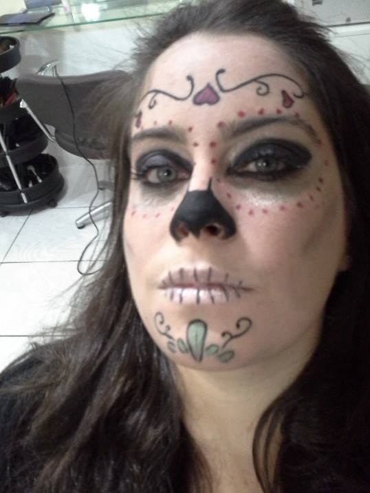 Foto: Maquiagem de Halloween com o tema caveira mexicana: quem ama um mood  mais colorido vai se apaixonar por essa beleza - Purepeople