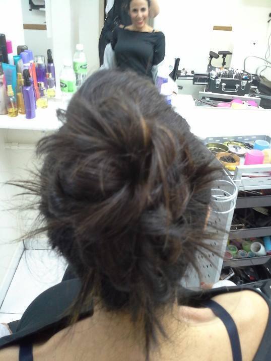 Penteado Coque - Desconectado com efeito "Torcyde" cabelo cabeleireiro(a) maquiador(a)
