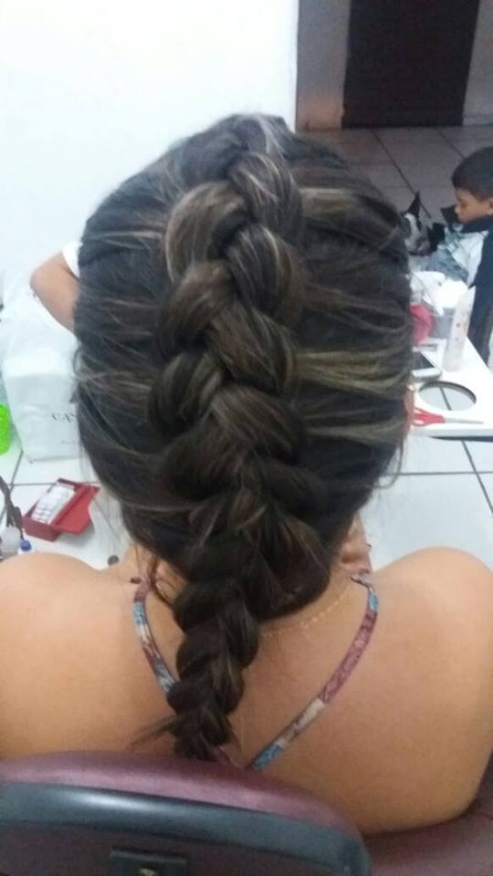 cabelo manicure e pedicure designer de sobrancelhas maquiador(a)