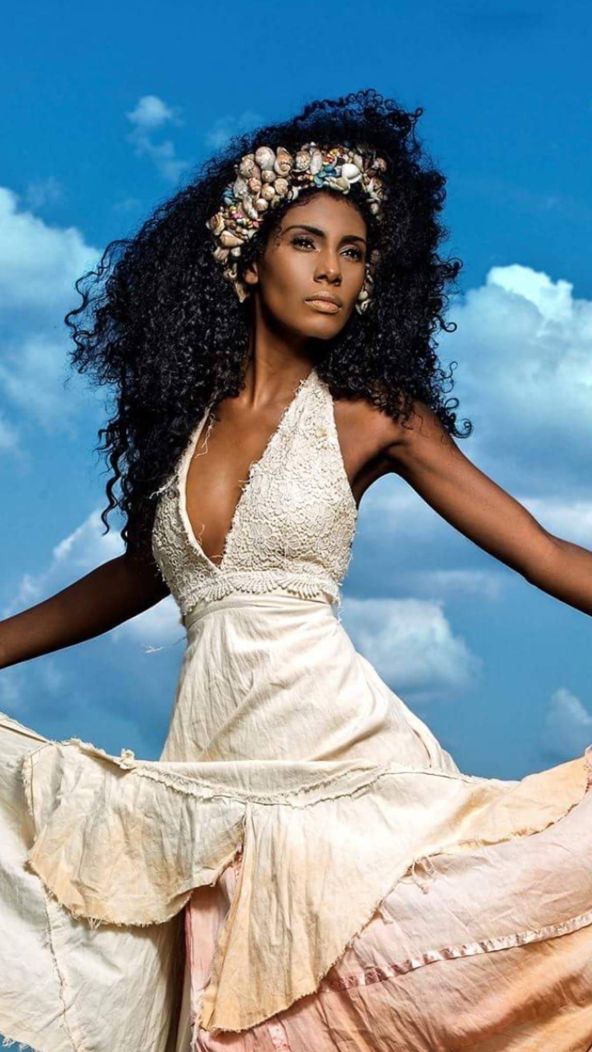 Caetana Santos - Mega Model Brasil, Foto Ronaldo Gutierrez, Beleza Tati Pinon #beleza #maquiagem #penteado #negra #photoshoot #praia #ensaiofotografico maquiagem maquiador(a) designer de sobrancelhas cabeleireiro(a)