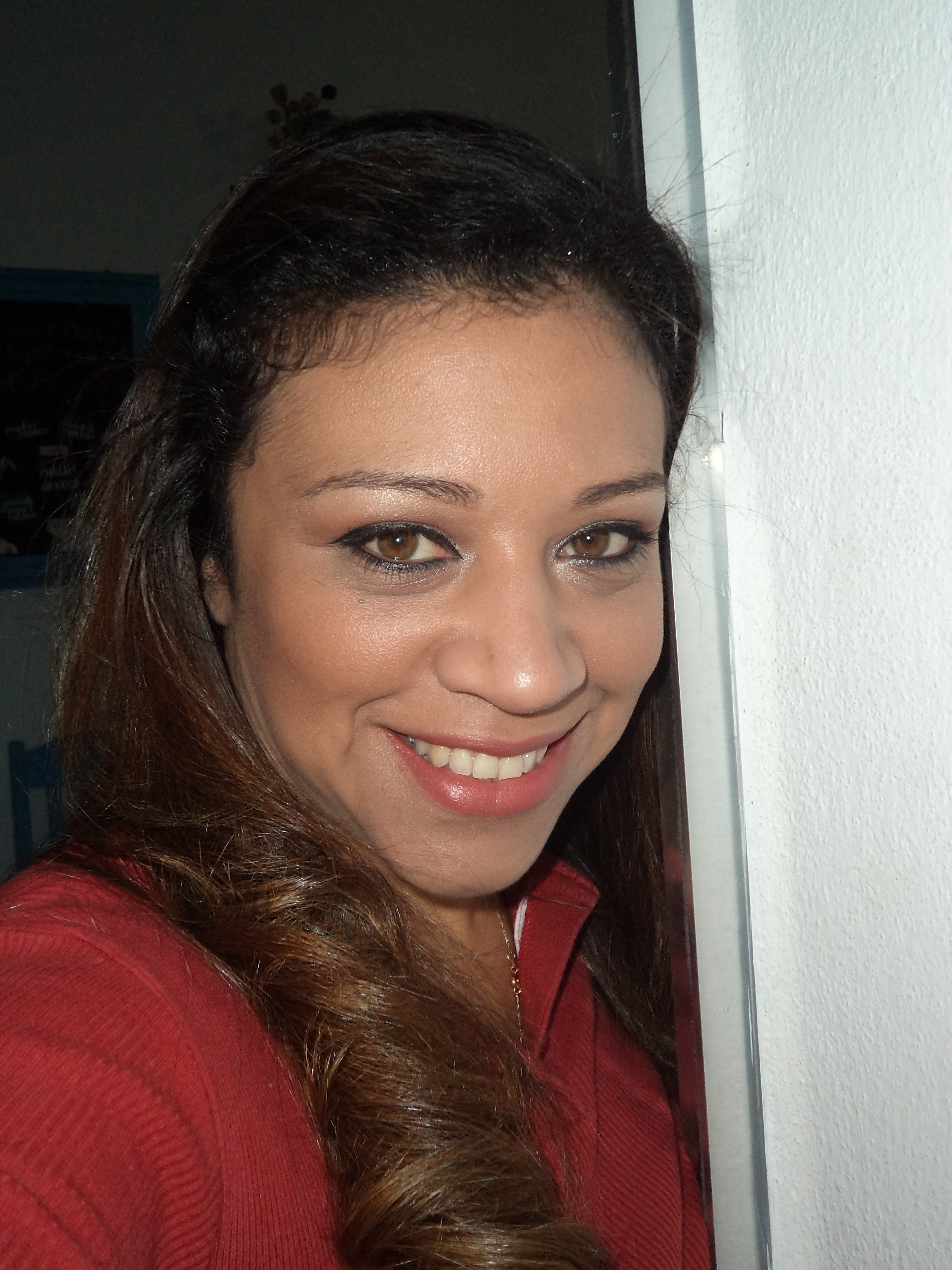 Pele preparada, viçosa, saudável. Tudo isso é possível com cuidados e maquiagem adequados ao seu tipo de pele e rosto.  maquiagem maquiador(a) consultor(a) esteticista massoterapeuta