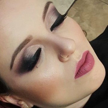 Semi cut com leve cintilância
#batomnuderosado #pigmentonaked #oficialricosti #maccosmetics #paletanaked maquiagem maquiador(a)