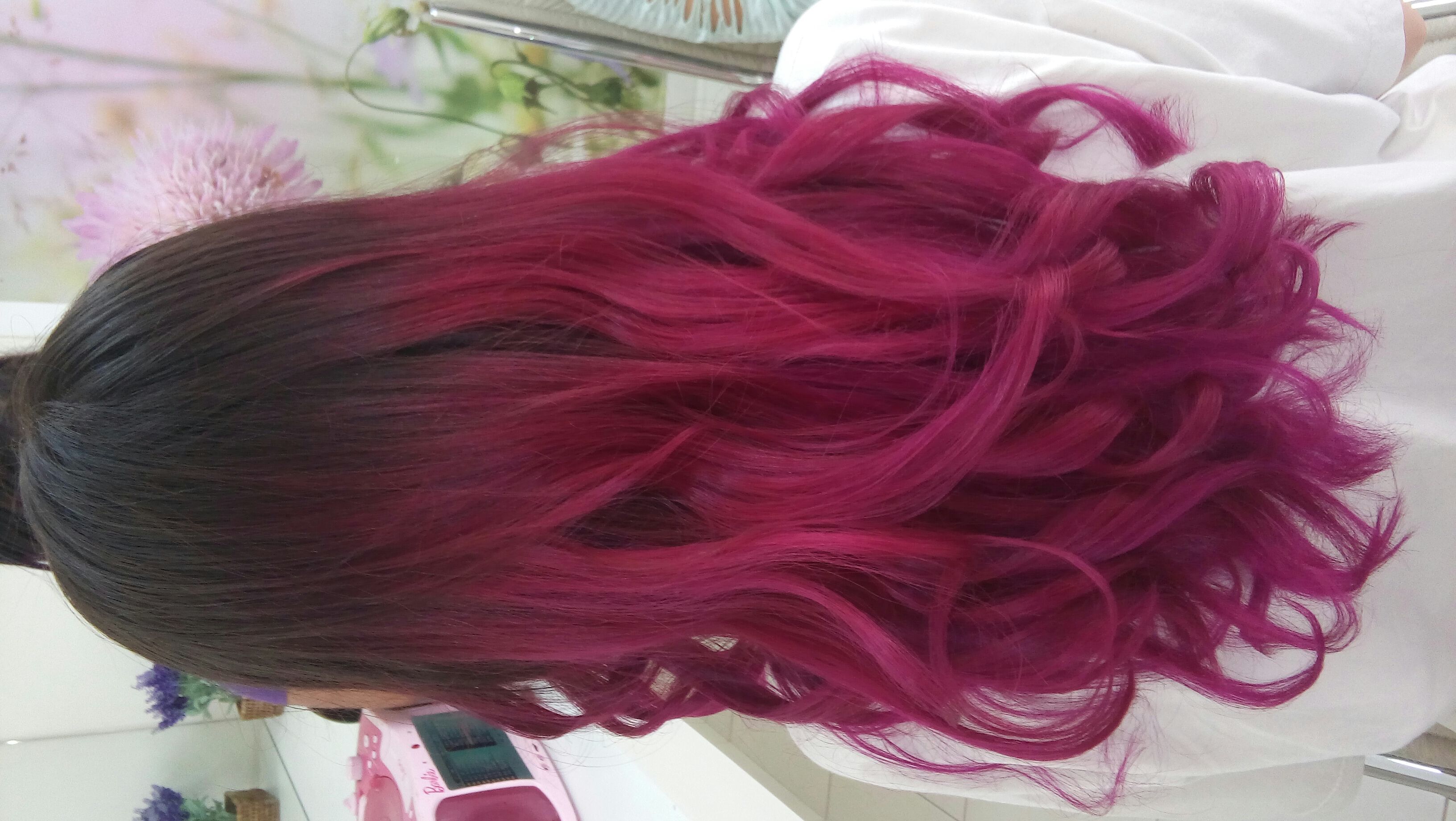 Cabelo descolorido com 20vl e coloração hard pink da keraton. cabelo cabeleireiro(a)