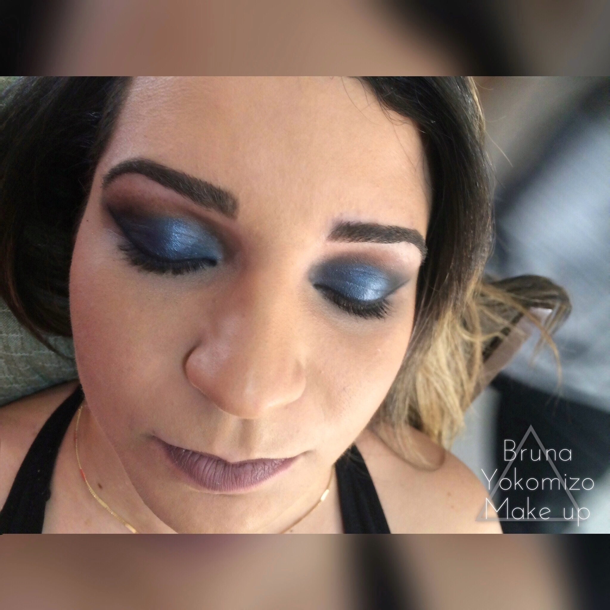 maquiagem maquiador(a) designer de sobrancelhas