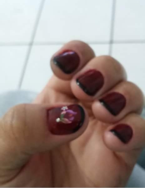 Francesinhas negras com arte nail unha manicure e pedicure depilador(a) designer de sobrancelhas barbeiro(a) cabeleireiro(a) recepcionista