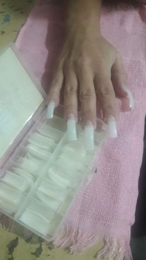 alongamento em gel manicure e pedicure