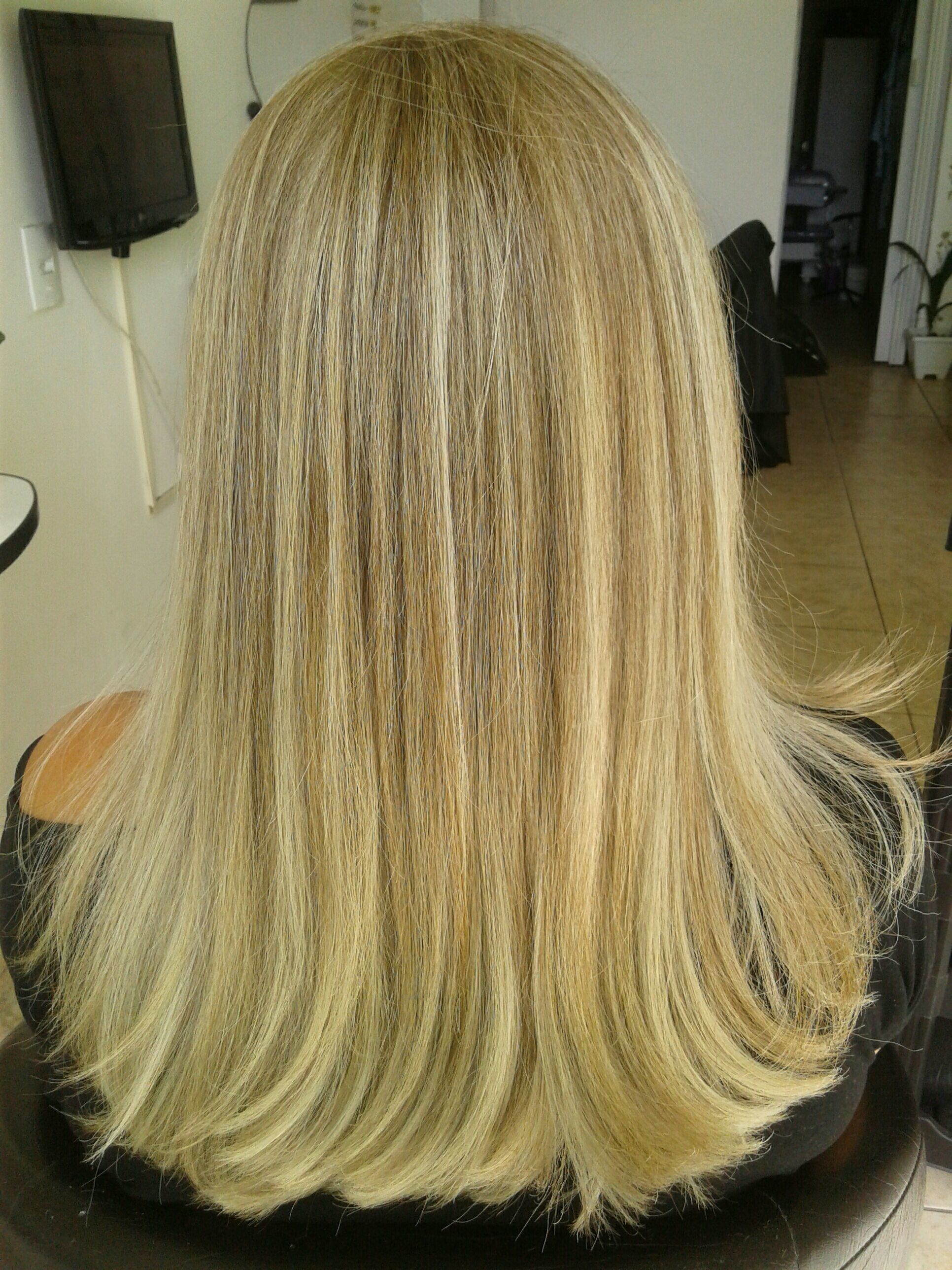 Mechas marcadas na raiz acinzentadas +corte+ escova lisa cabelo cabeleireiro(a)