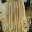 Mechas marcadas na raiz acinzentadas +corte+ escova lisa