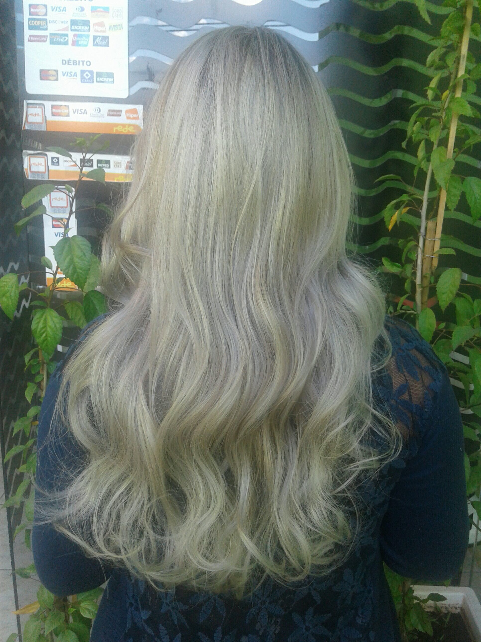 Escova modelada +mechas acinzentadas cabelo cabeleireiro(a)