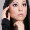 Maquiagem leve mas marcante para orientais. Tons de lilás e pêssego combinam com a pele das orientais. Modelo: Danielle Matsui / Fotógrafo: André Hirose #maquiagem #makeup #maquiagemparaorientais #oriental #belezaoriental