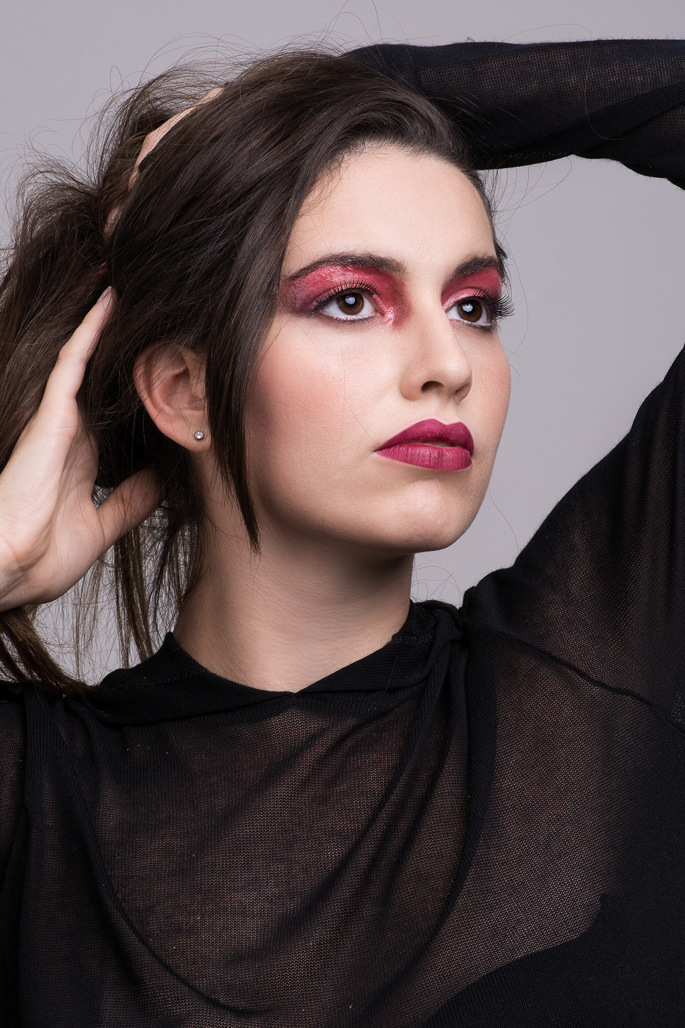 Maquiagem forte e marcante para ensaio editorial. Modelo: Tainá Fernandes / Fotógrafo: André Hirose. #maquiagemeditorial #maquiagemforte #ensaioeditorial maquiagem maquiador(a)