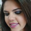 Olhos marcados e labios suaves