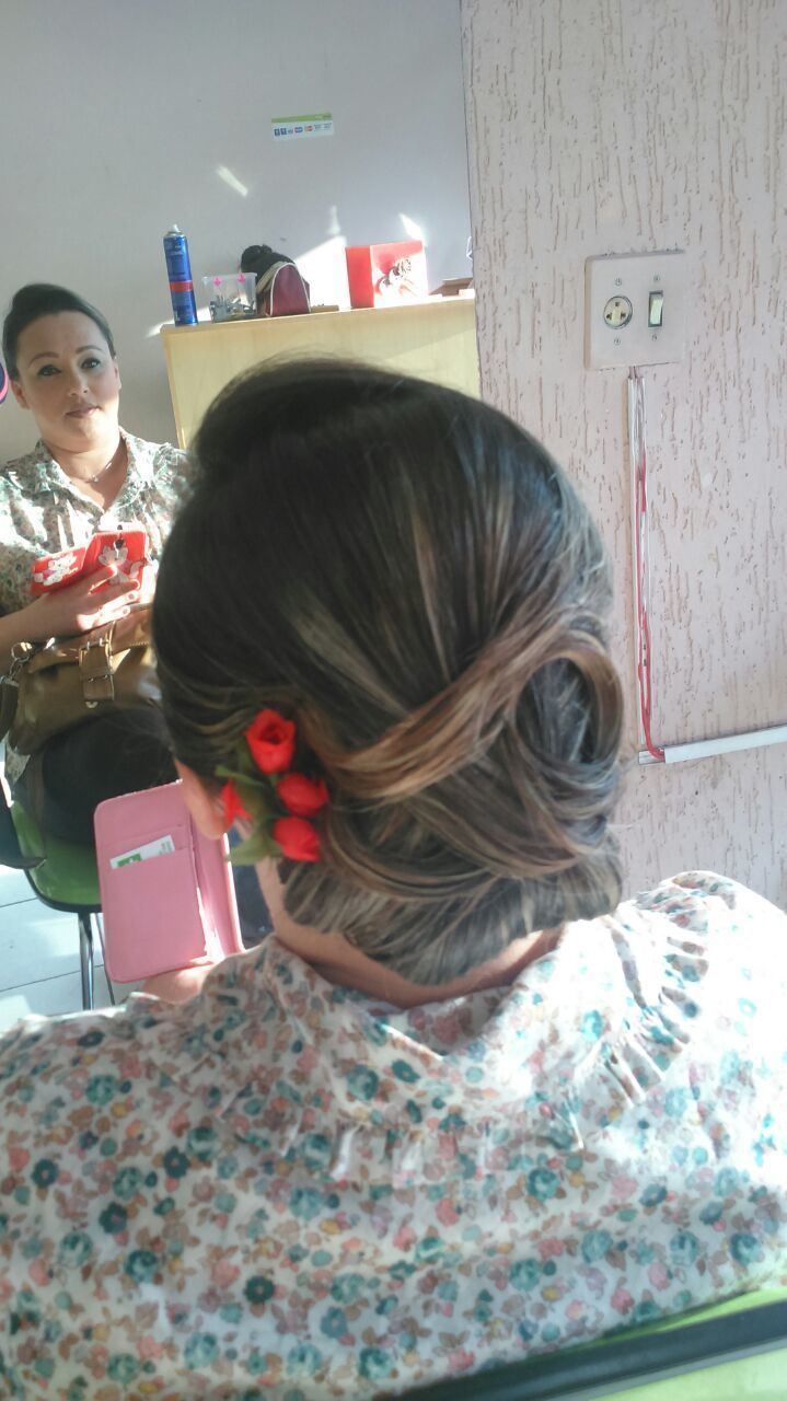 Penteado clássico cabelo terapeuta
