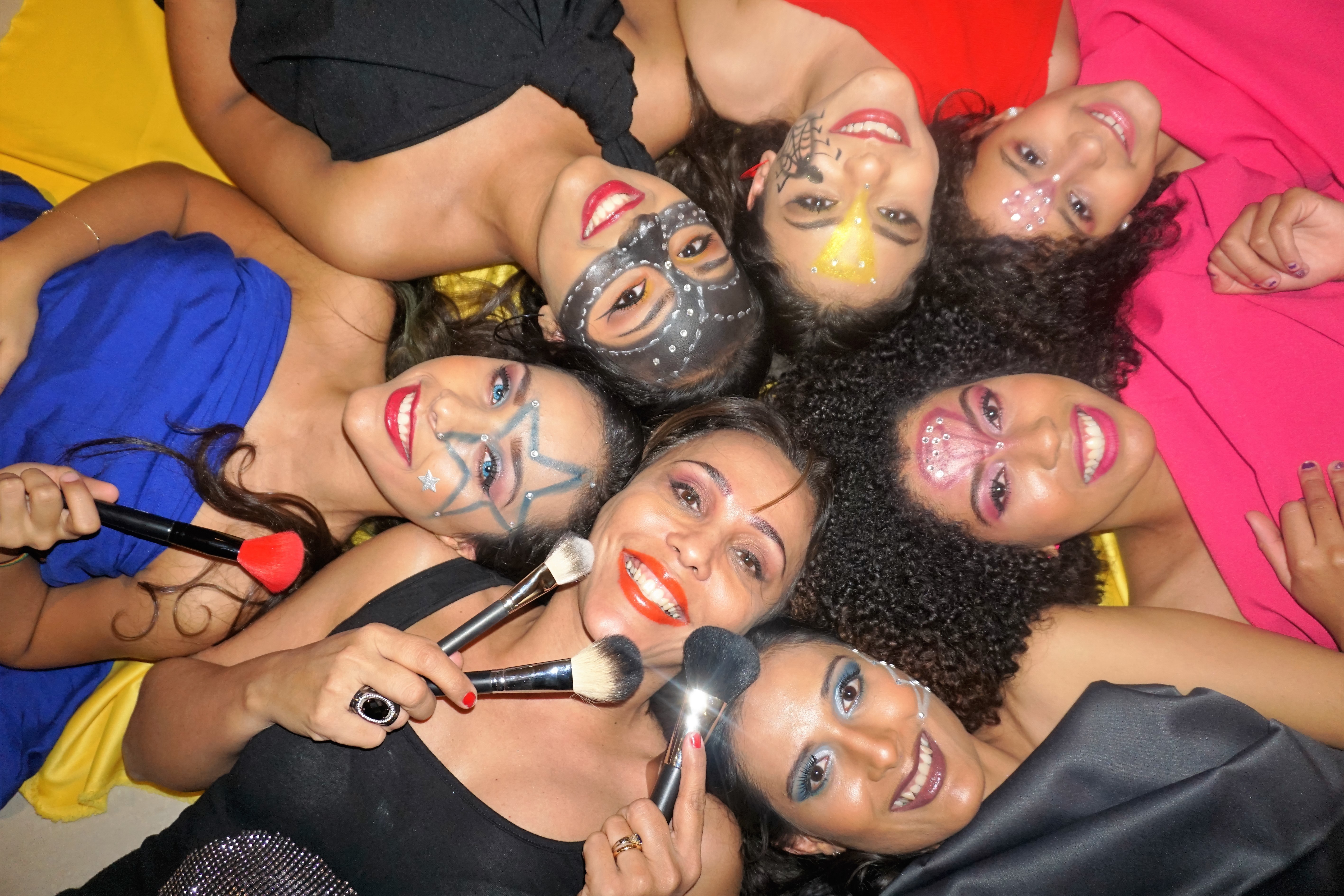 Minhas modelos, no Ensaio "Poderosas", que abrilhantaram o meu TCC - Senac. 

Legenda (Personagem: Modelo)
Mulher Maravilha: Lorena A. Sena
Mulher Gato: Giulia A. Sena
Mulher Aranha: Catarina Sena
Super Mulher Kid: Luiza Sena
Super Mulher: Júlia Santos
Tempestade: Jéssica Rosa

Viaje nessa ideia e descubra qual “PODEROSA” você se identifica.

#mariacristinamakeupartist #makeupartist #makeupforever #ensaionoiva  #makeupnoiva #makeupnoivabymariacristina #makeupbymariacristina
 maquiagem maquiador(a)