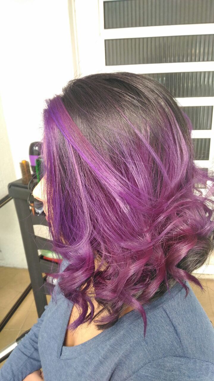 violet colored hair cabelo cabeleireiro(a) designer de sobrancelhas