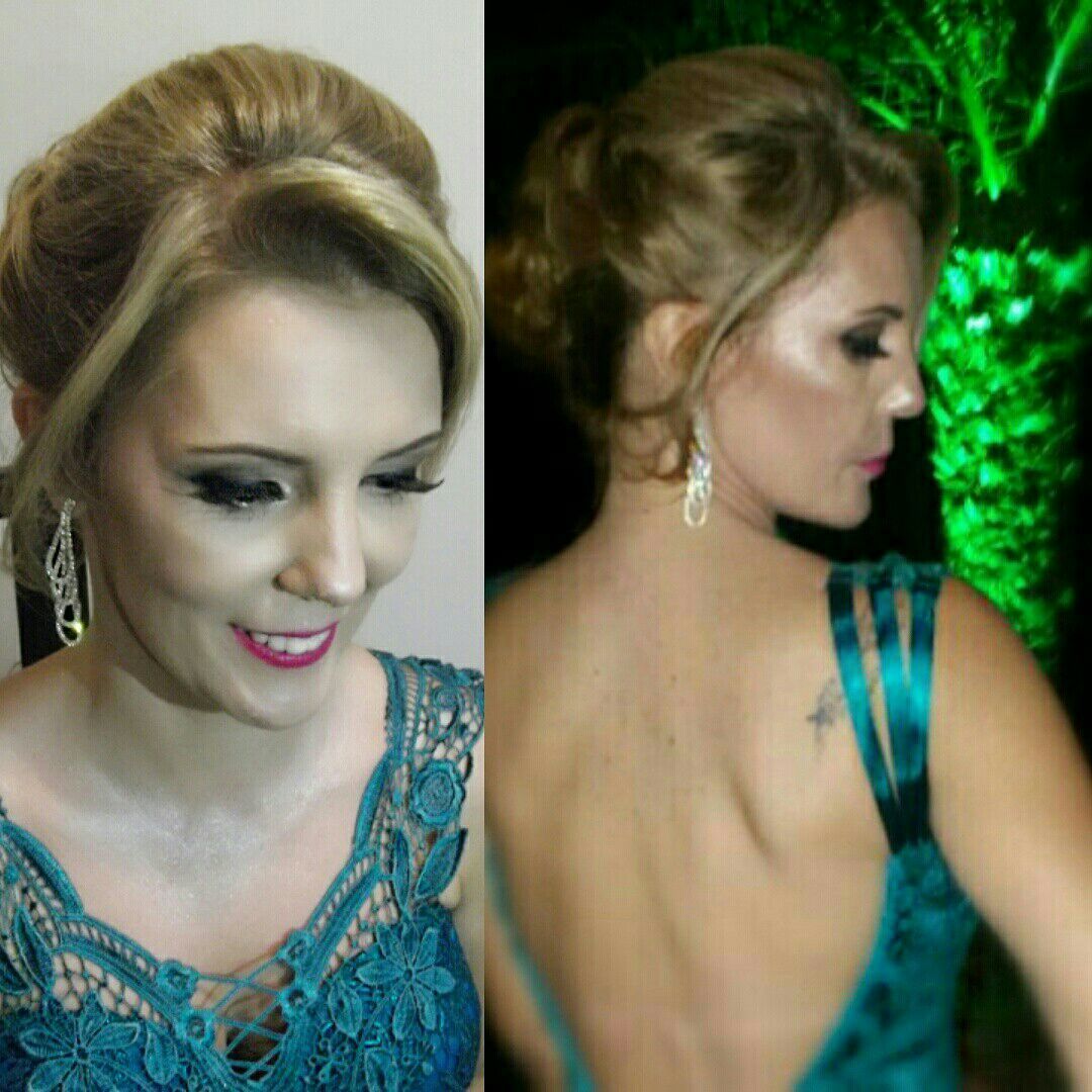 Maquiagem para formanda.
Pele iluminada + olhos destacados e boca rosa.
Penteado clássico. maquiagem maquiador(a)