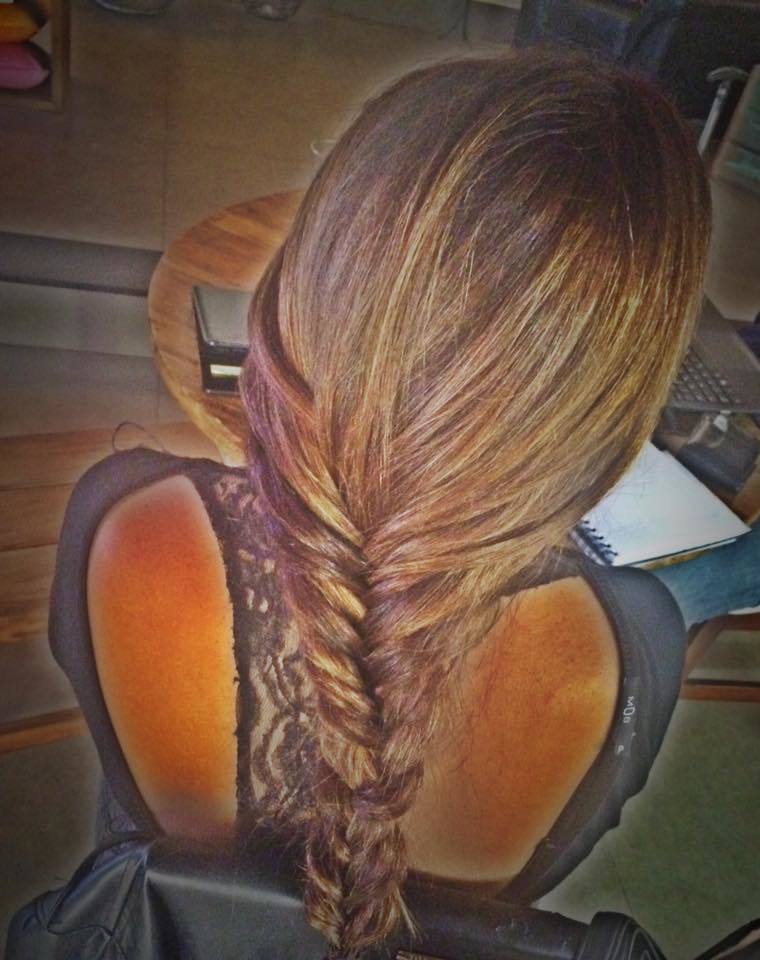 Escama de peixe. cabelo maquiador(a) cabeleireiro(a)