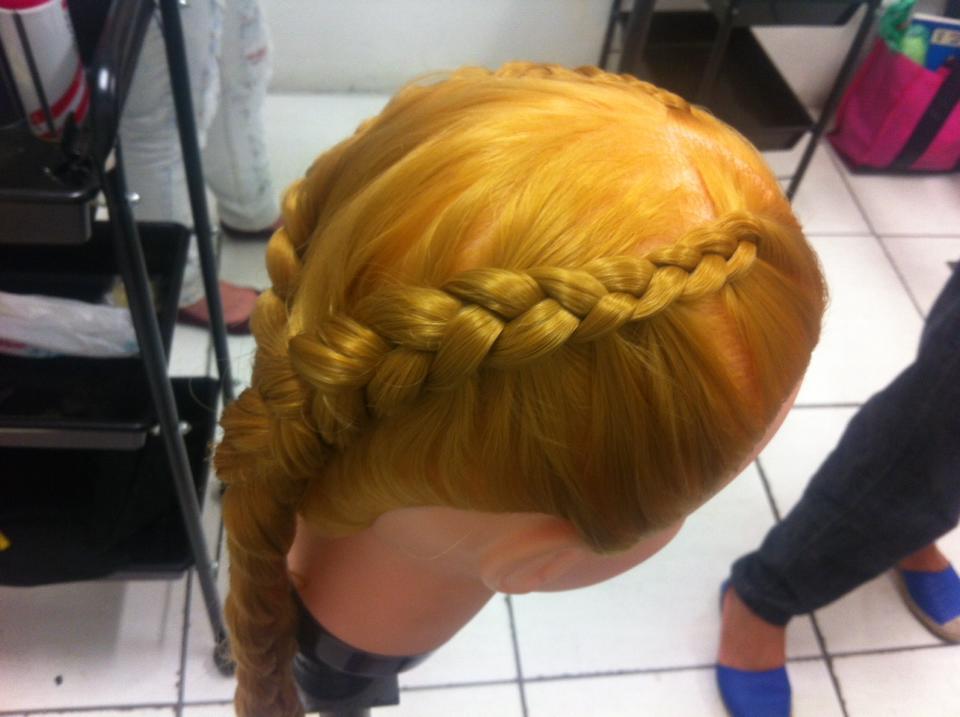 Penteado cabelo estudante (cabeleireiro) auxiliar cabeleireiro(a) cabeleireiro(a) designer de sobrancelhas