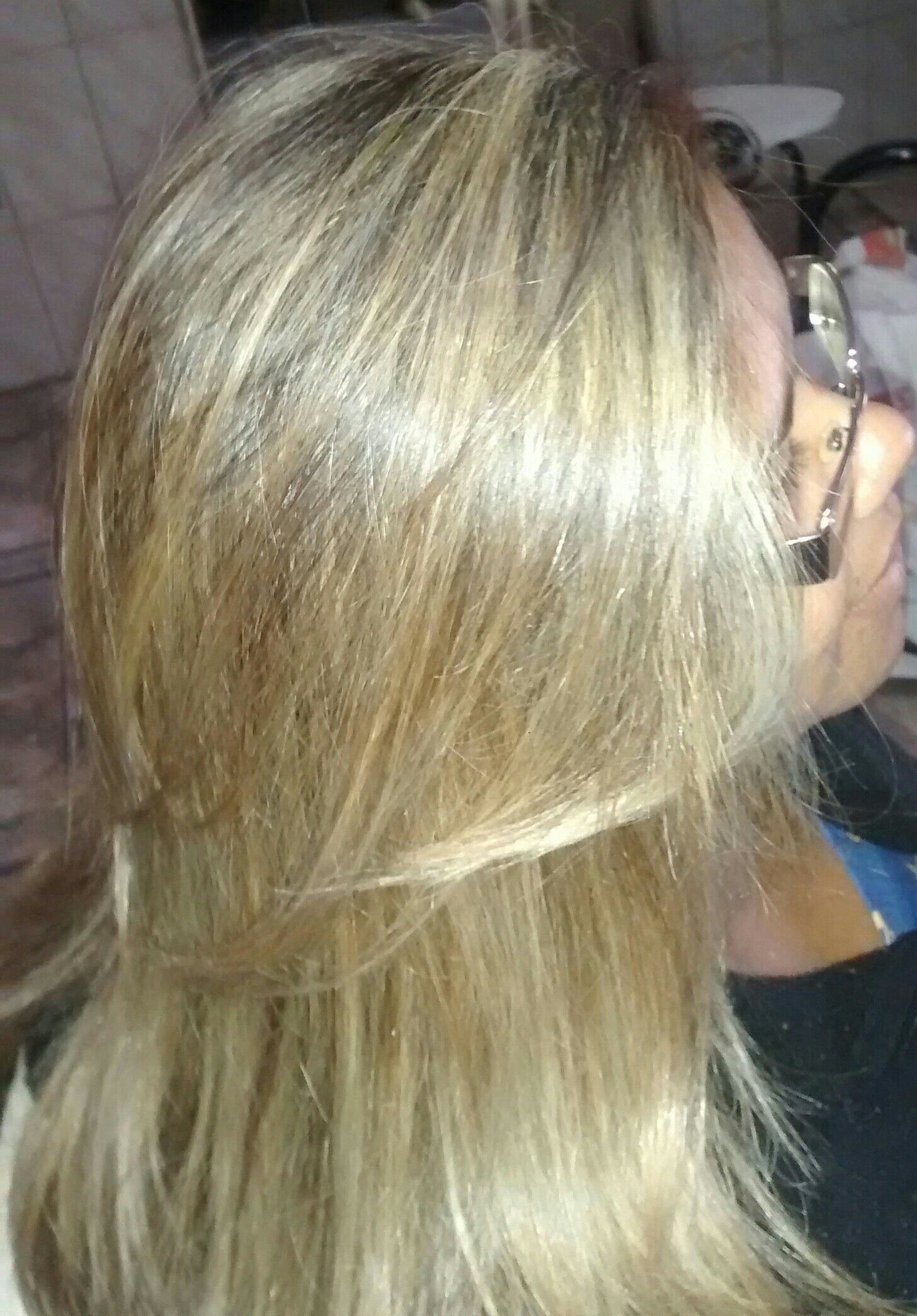 Luzes Cronology da Sweet Hair para tratar os fios e escova básica... cabelo cabeleireiro(a) cabeleireiro(a) cabeleireiro(a) stylist / visagista cabeleireiro(a) cabeleireiro(a) escovista stylist / visagista designer de sobrancelhas
