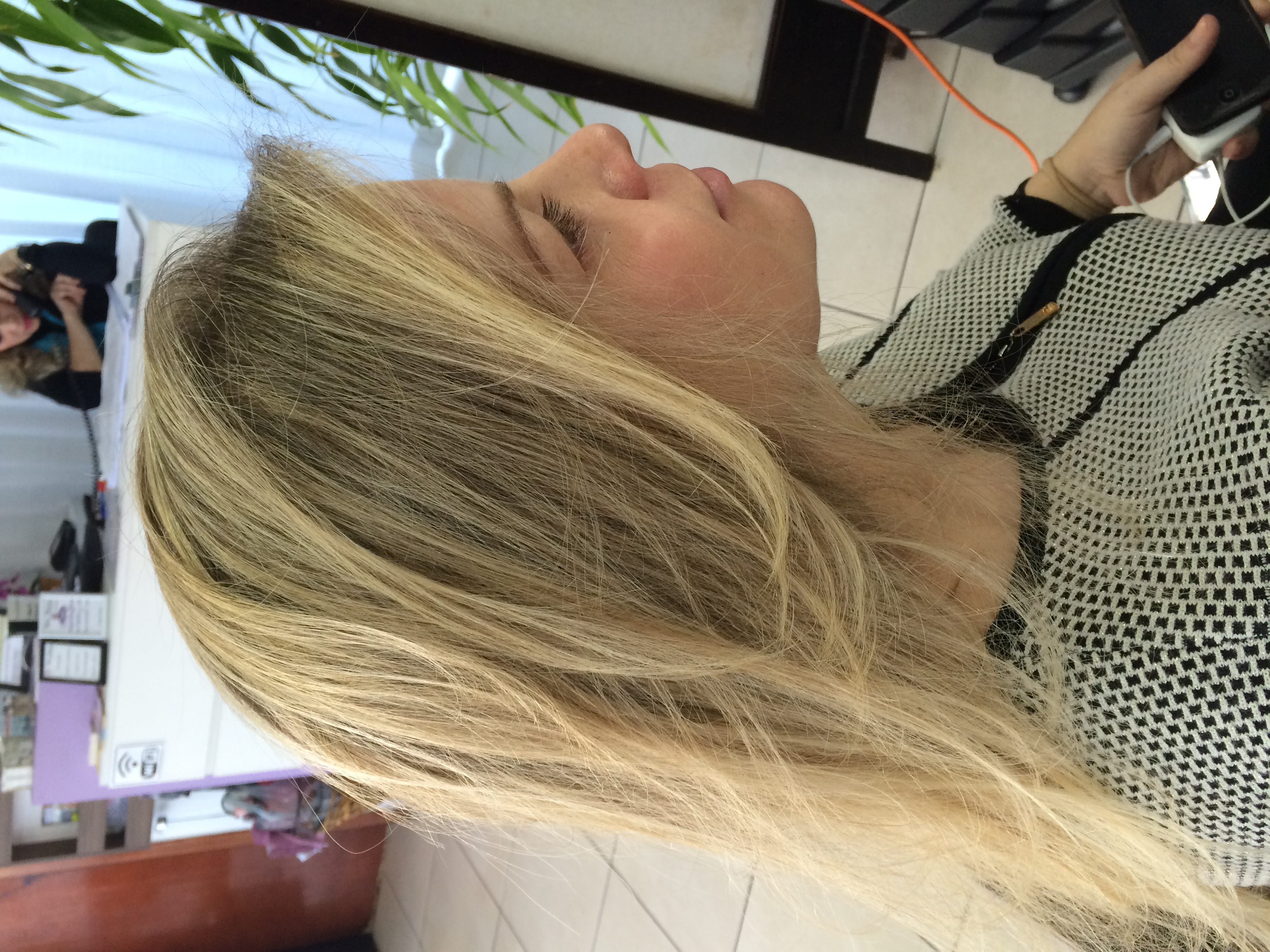 Mechas claras modernas  cabelo cabeleireiro(a)