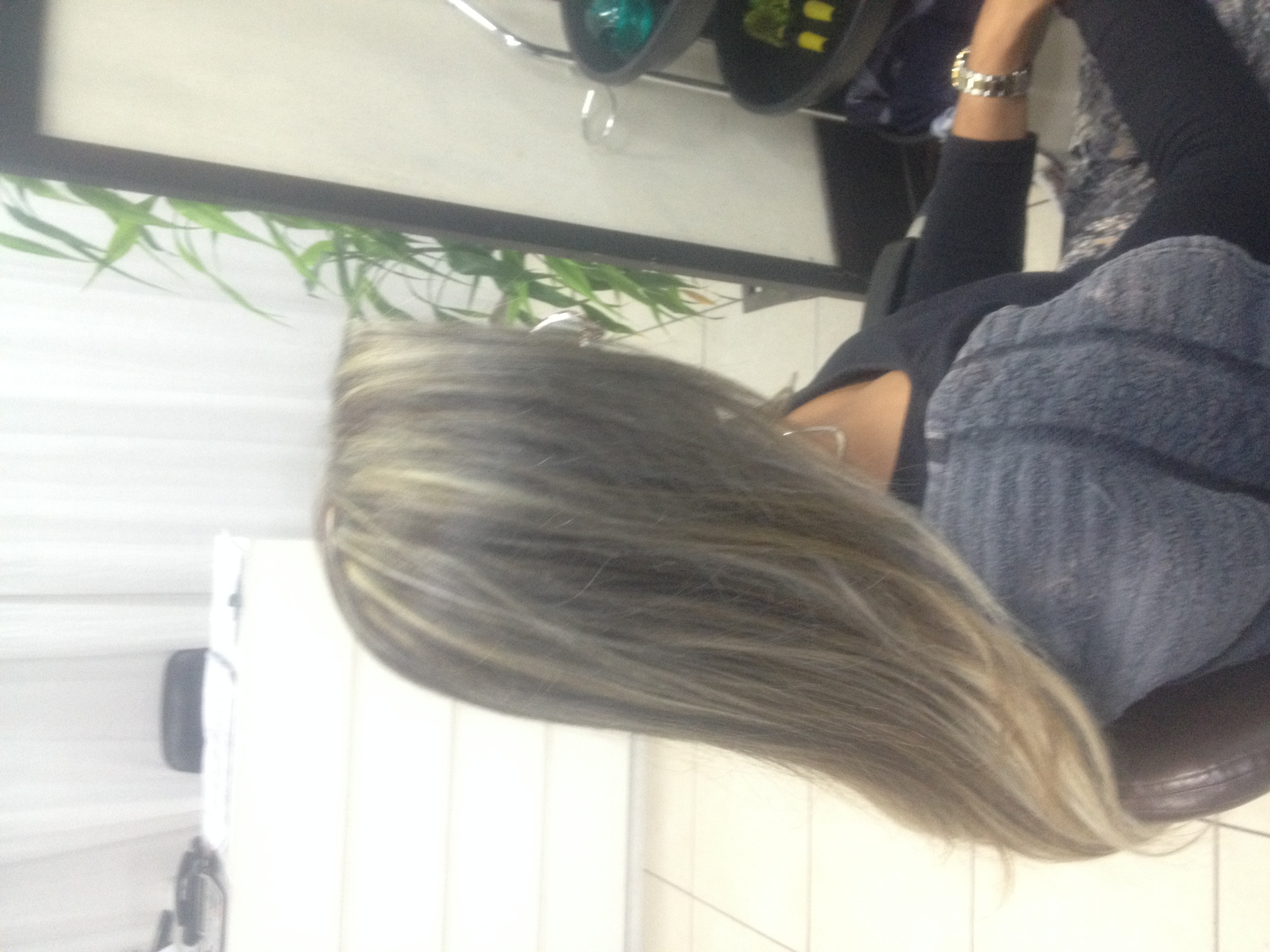Retoque de mechas no tom champanhe  cabelo cabeleireiro(a)