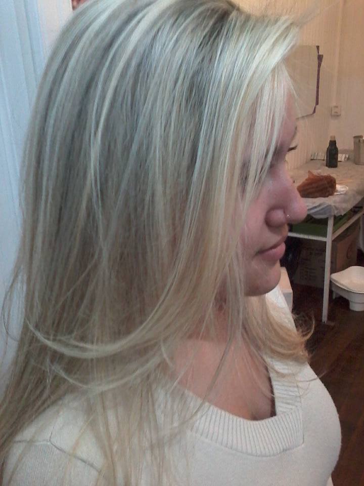 Cabelo platinado. cabelo