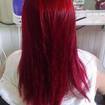 Mega Hair queratinado. Cor intensa... Vermelho vivo.  Foto antes.