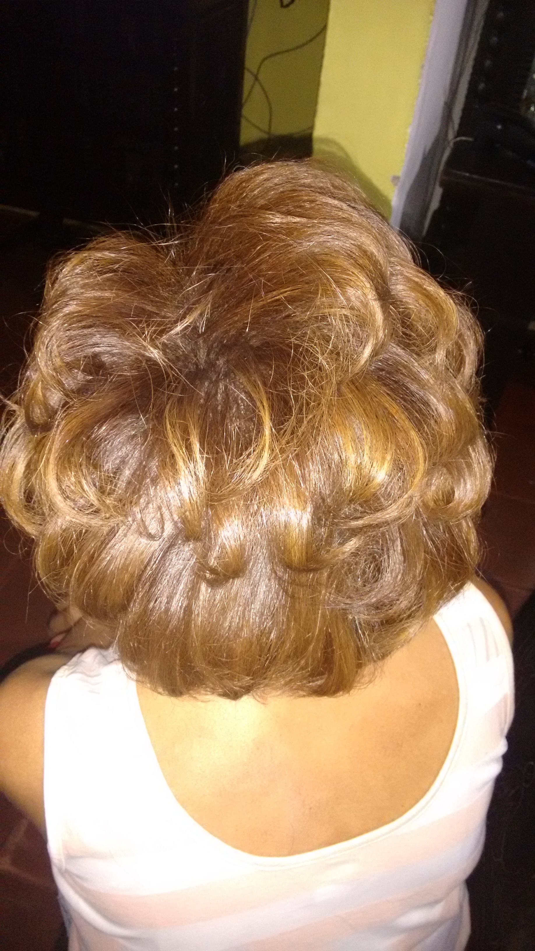Escova modelada cabelo auxiliar cabeleireiro(a)