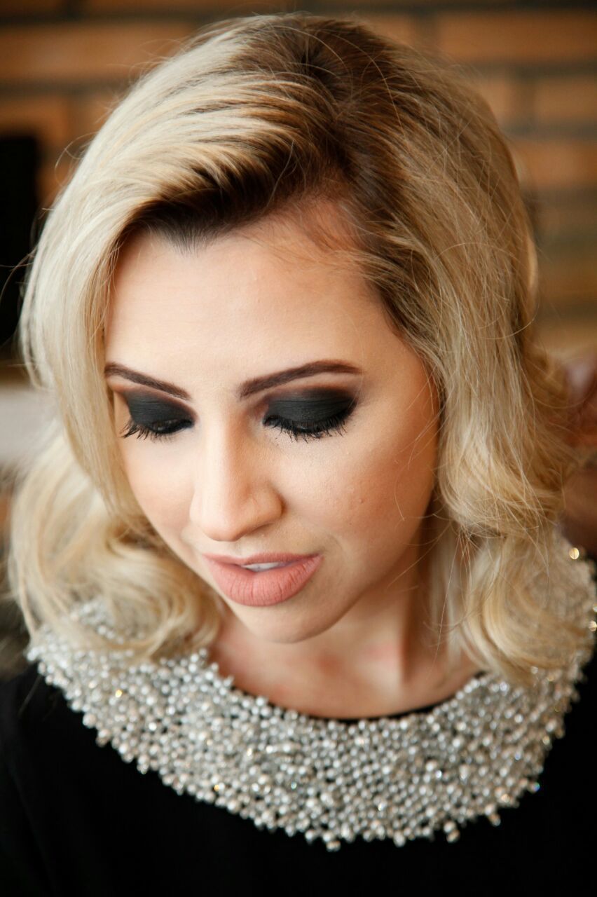 #beleza #maquiagem #makeup #makeupatist #beauty #esfumado #olhoesfumado #olhopreto maquiagem maquiador(a) designer de sobrancelhas cabeleireiro(a)