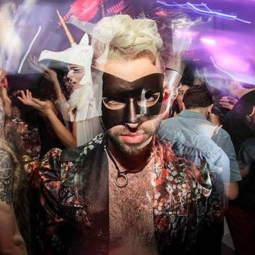 Loiro claríssimo para Fernando Valiengo estética estudante (cabeleireiro)